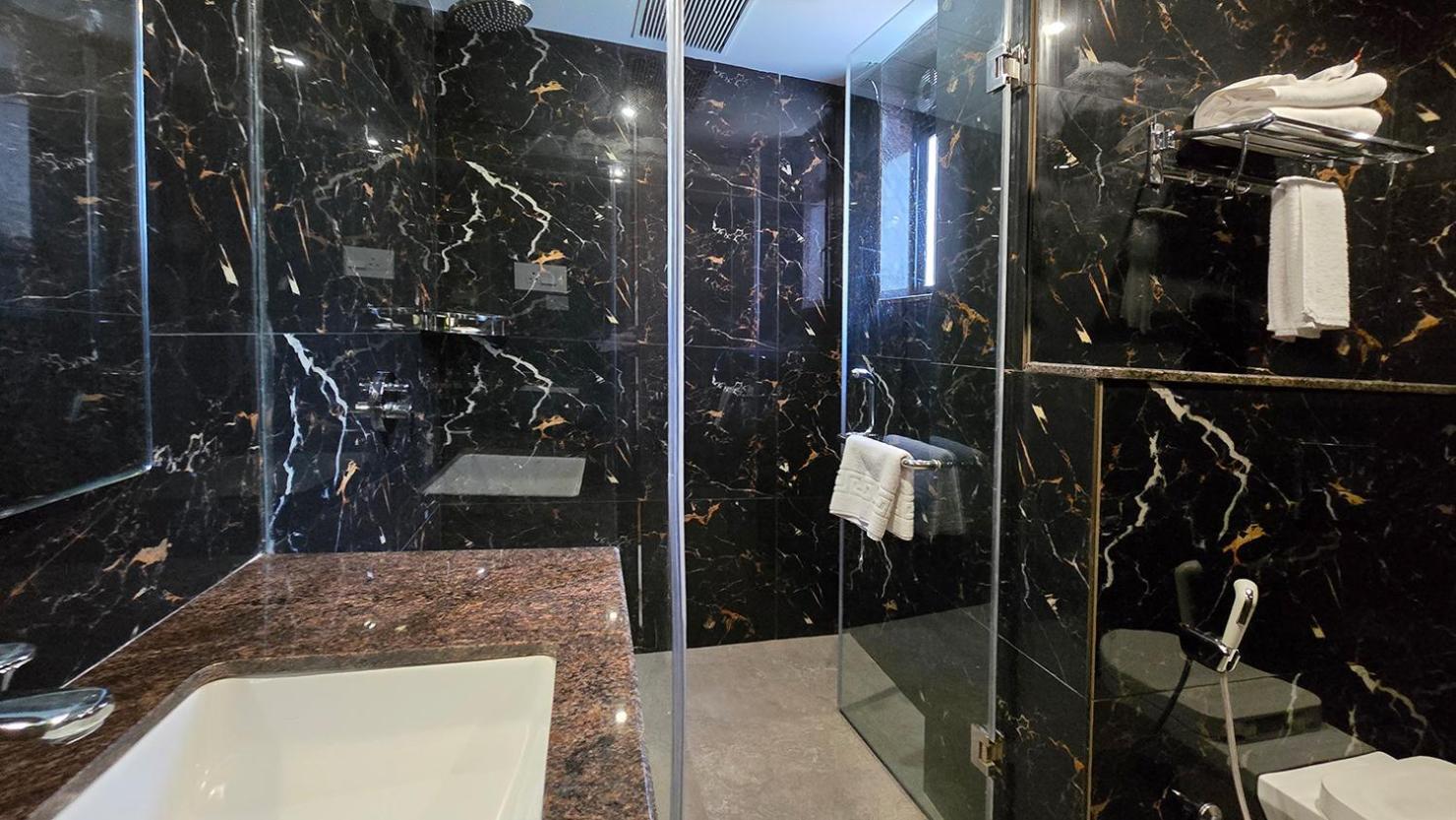 Magnus Nexstar Suites Kalyani Nagar 푸네 외부 사진